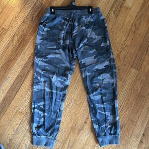 Ladies medium camouflage  pants gray